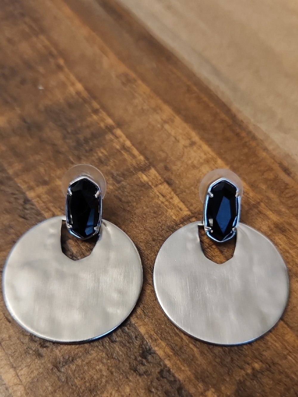 Kendra Scott Silver Disc Drop Earrings with Black Gemstone